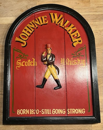Statua johnnie walker striding - johnnie,
